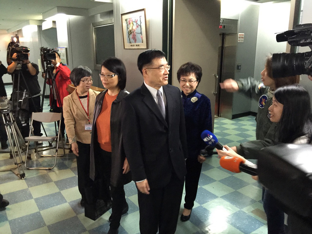 台北市長柯文哲上任至今已滿3個月，監察院3位監察委員王美玉、江綺雯與包宗和今(25)日上午前往台北市政府進行例行性巡查。圖：劉奕霆/攝
