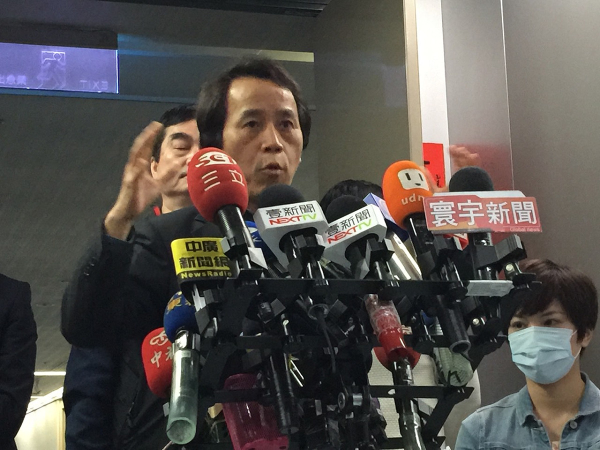 對於遠雄集團昨日下午大動作反擊北市府所提出的大巨蛋安檢報告，台北市副市長林欽榮今(17)日上午再說重話，批評遠雄建築師羅興華「那就讓它(大巨蛋)燒掉吧！」的說法是「草菅人命」。圖：劉奕霆/攝