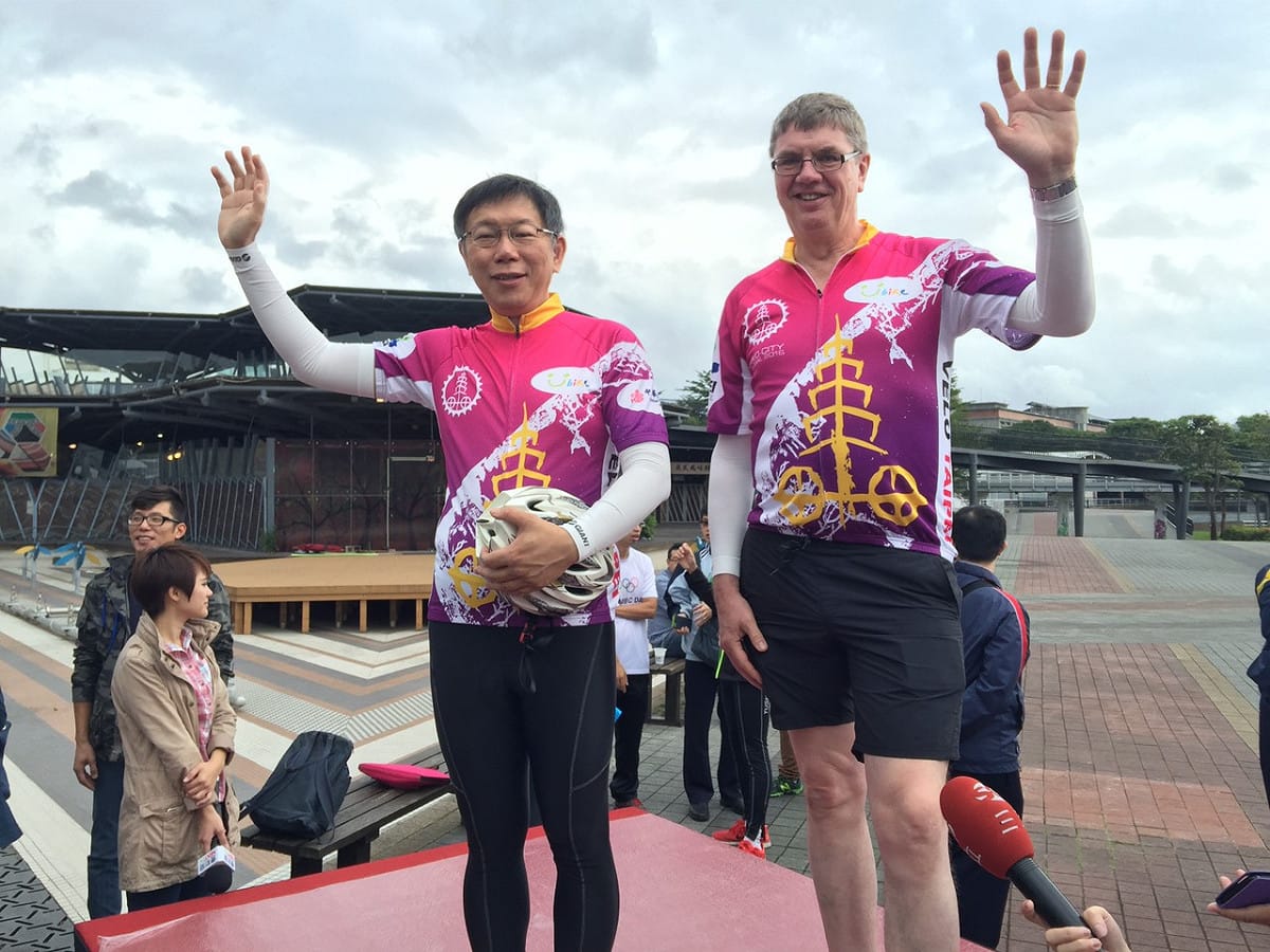 台北市長柯文哲31日上午前往花博舞蝶館出席「Velo-city Global 2016國際記者會及自行車環臺北騎乘活動」。圖：劉奕霆/攝
