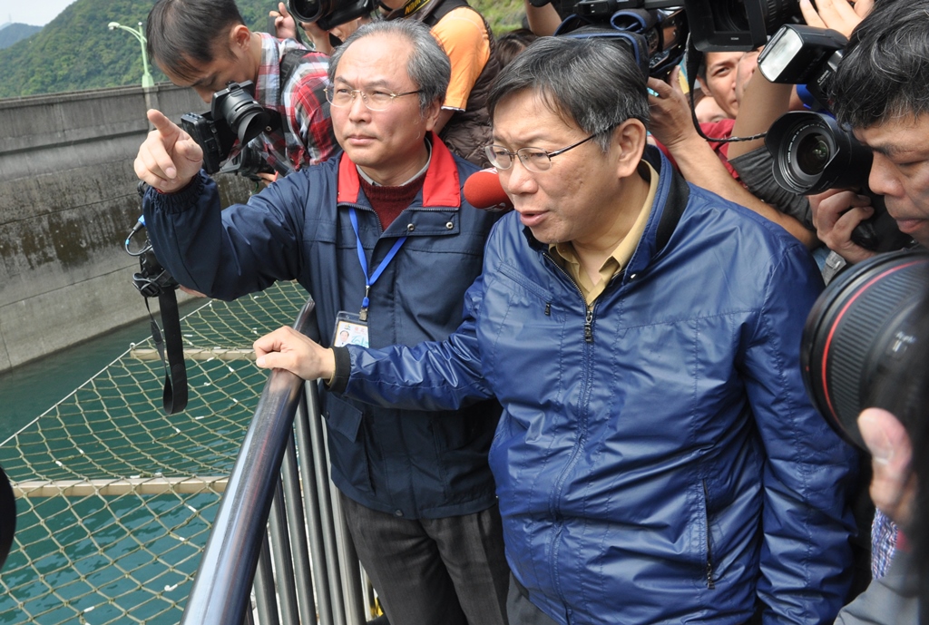 台灣水情持續吃緊，台北市長柯文哲今(28)日上午前往翡翠水庫視察。圖：劉奕霆/攝