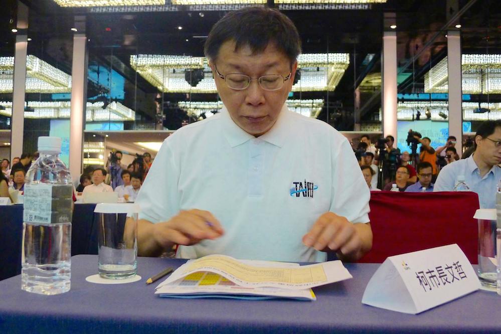 台北市長柯文哲17日表示，自己很期待看到2016總統候選人對於公共住宅的政策。圖：黃韋銓/攝