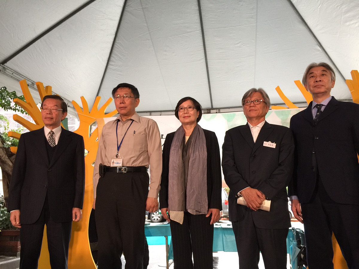 台北市長柯文哲10日上午出席「自由之路—自由巷國際人權戶外特展開幕記者會」。圖：劉奕霆/攝