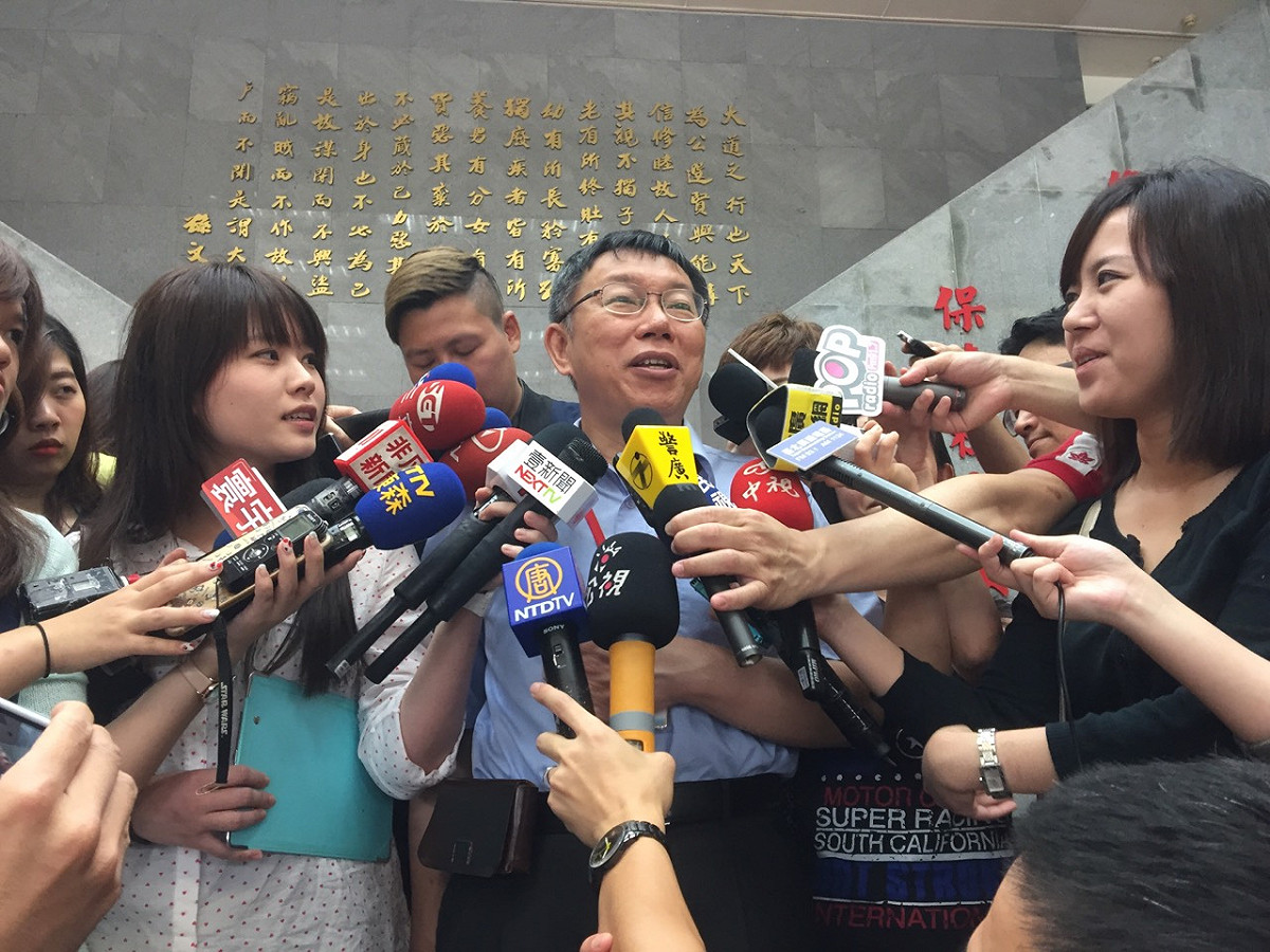台北市長柯文哲14日出席台北市交通義勇警察大隊新任大隊長佈達典禮會後受訪。圖：劉奕霆/攝