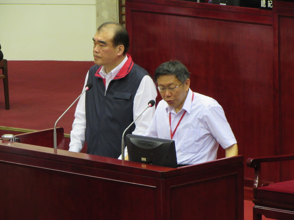台北市長柯文哲表示，會在專案檢討報告中評估，1個月內處理完成。圖：邱珮文/攝