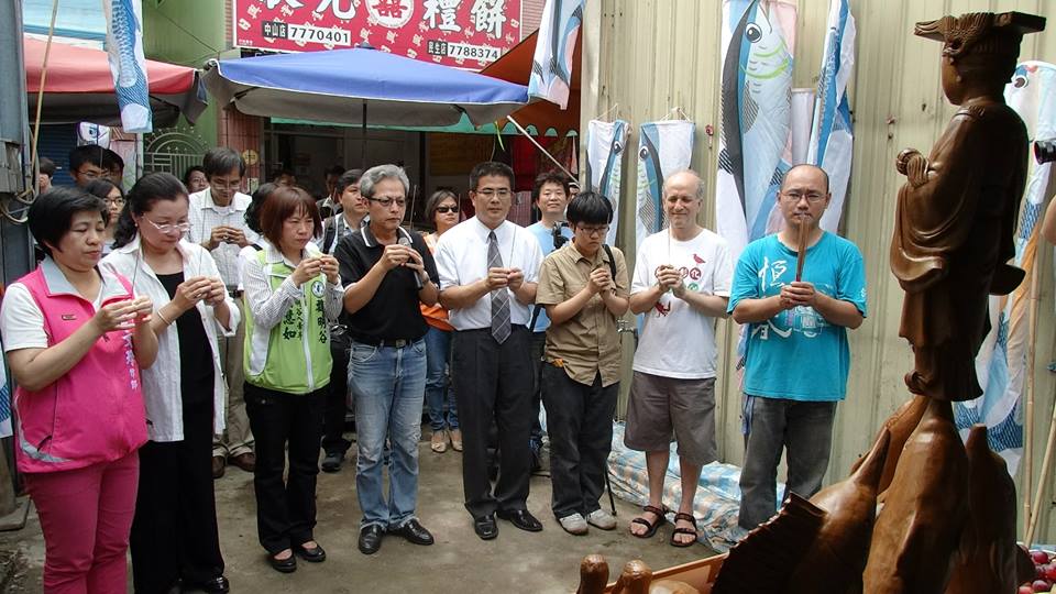 興建粘錫麟紀念館這項構想，獲得多位社運及政治界人士的支持和響應，包括環保人士陳玉峰、文魯彬、蔡嘉陽、施月英及姚量議，文史工作者江慶洲、劉耀曄及立委田秋堇、黃文玲和鹿港鎮長等人。圖2之1：陳秉亨提供