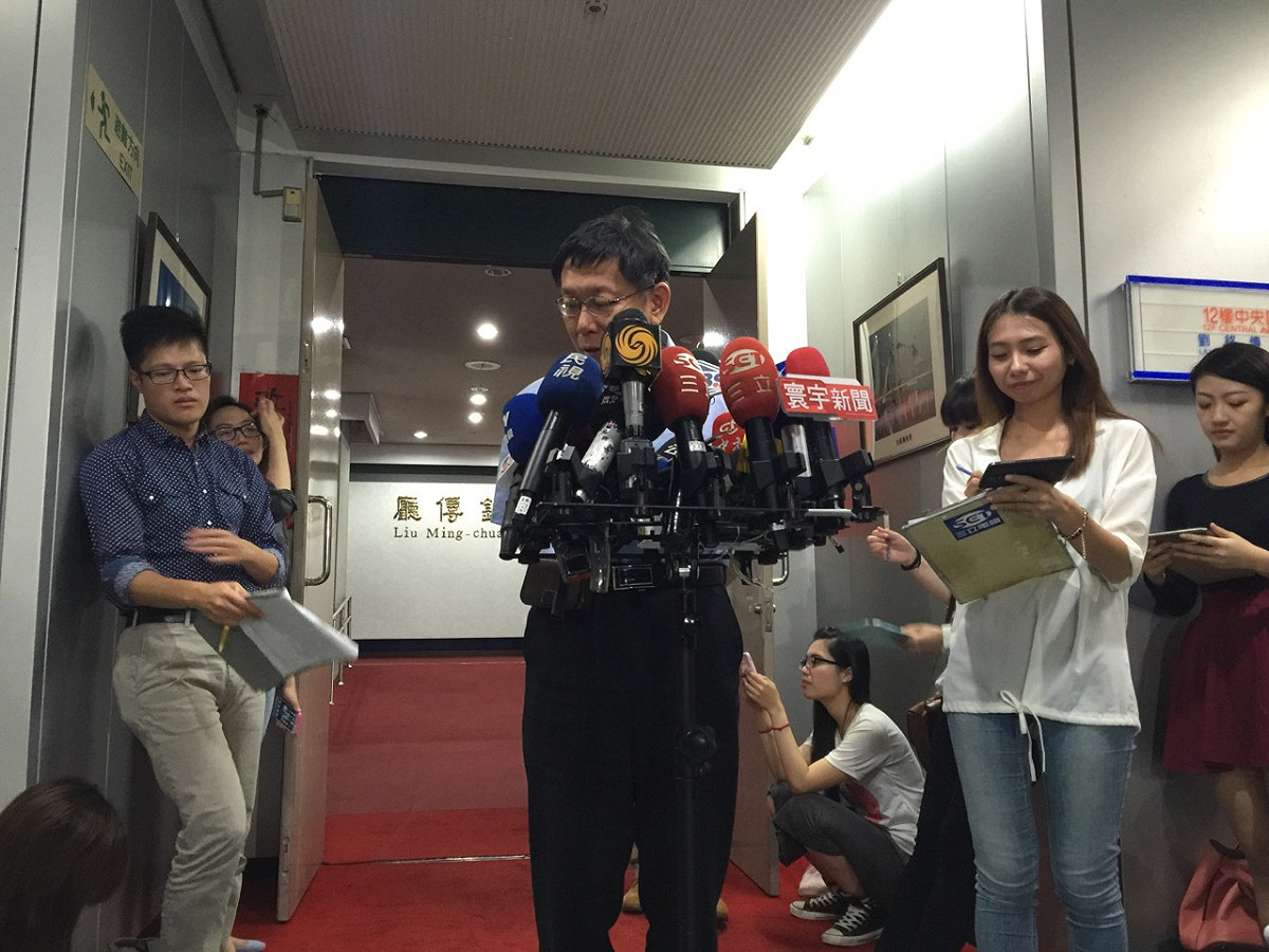 台北市長柯文哲4日上午於市政會議後受訪。圖：劉奕霆/攝