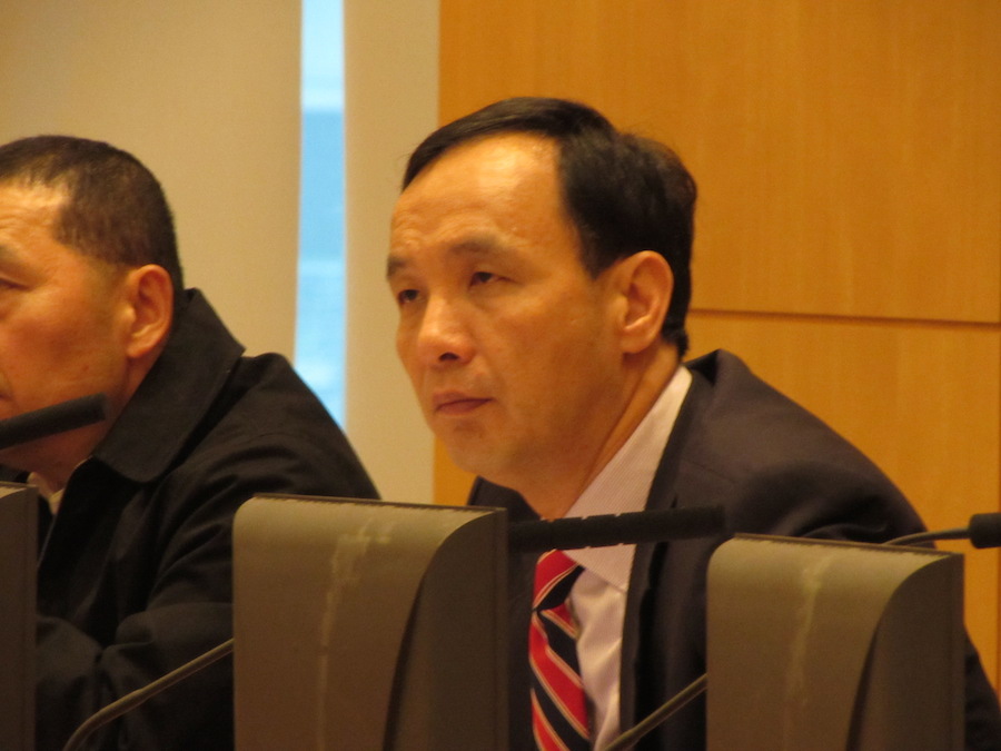 新北市長朱立倫27日出席市政會議。圖：邱珮文/攝