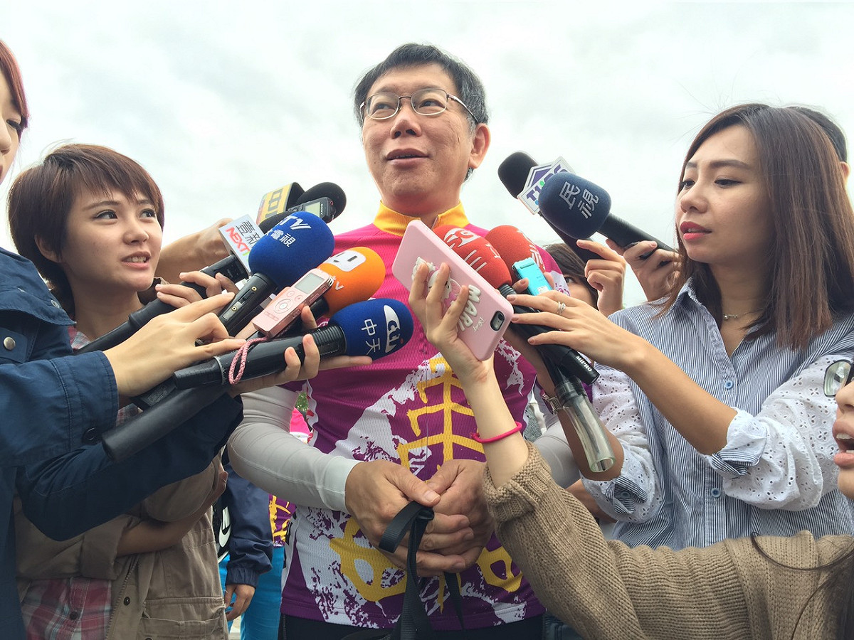 台北市長柯文哲31日上午前往花博舞蝶館出席「Velo-city Global 2016國際記者會及自行車環臺北騎乘活動」。圖：劉奕霆/攝