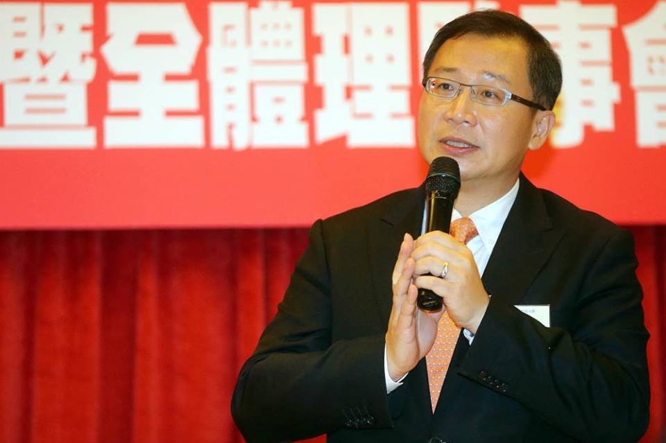 面對棒協一概否決中職提出的總教練人選與要求，中職表示，不排除不放行球員參加經典賽。圖為中華職棒會長吳志揚。 圖：翻攝自吳志揚臉書