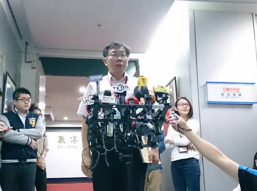 柯文哲24日受訪時解釋囤屋稅修正原因，指考量房子蓋好後不一定馬上賣出，因此將起徵日期寬限到1年。圖：邱珮文/攝