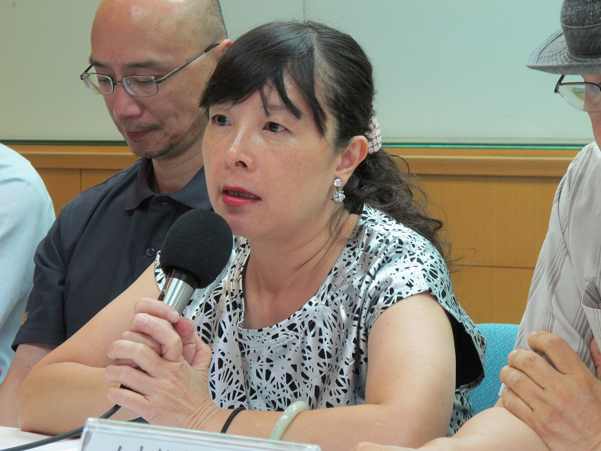 前台北市中山國中蕭曉玲8日表示，她要光明正大回到中山國中任教。圖：林朝億/攝