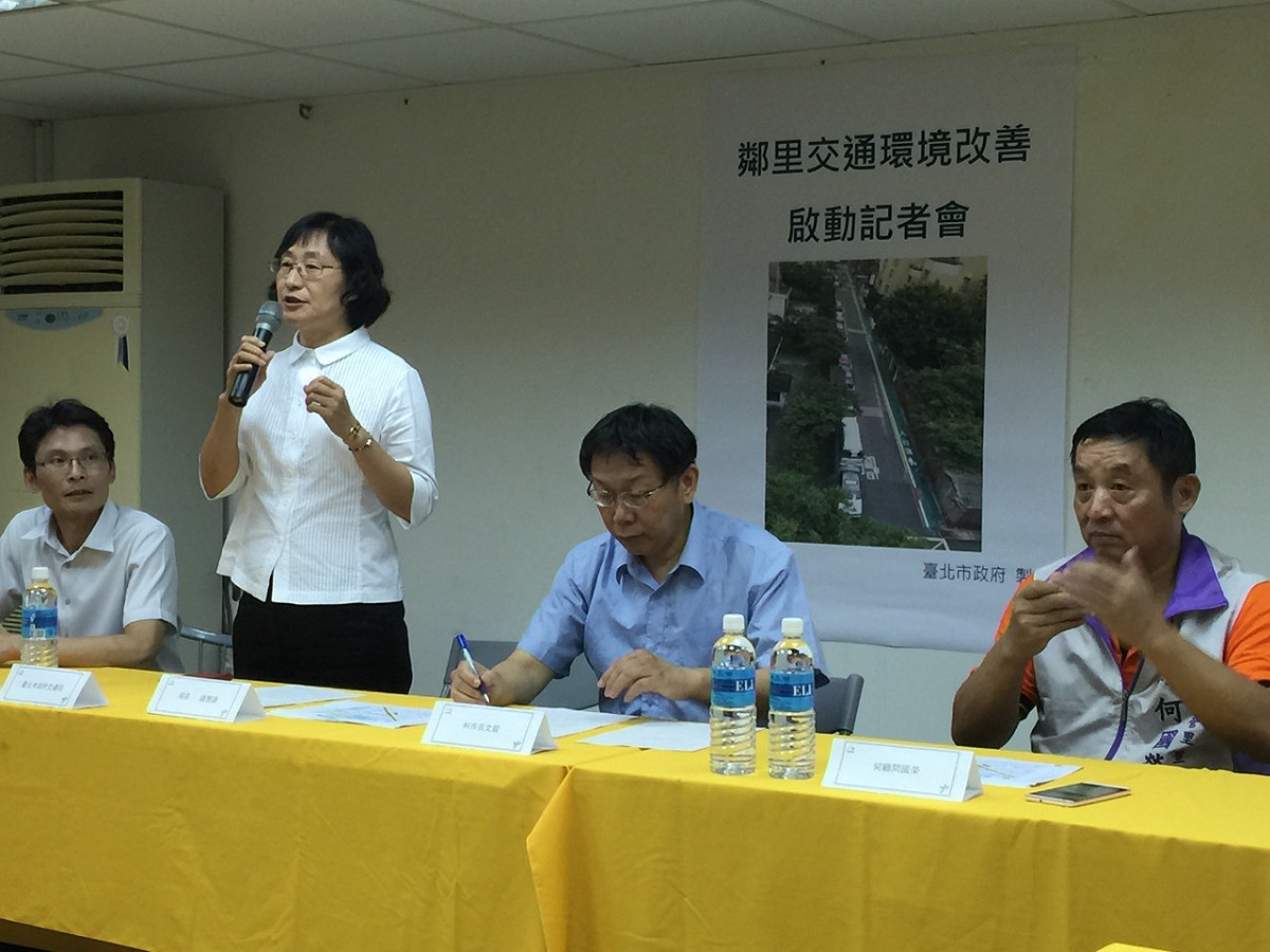 台北市長柯文哲31日下午前往中正區新營里，視察鄰里交通環境改善計畫成果。圖：劉奕霆/攝