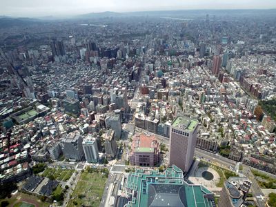 台北市政府地政局今（23）日發布台北市住宅價格月指數（房價指數），讓民眾了解房價波動與價格趨勢訊息。圖：中央社資料照片。