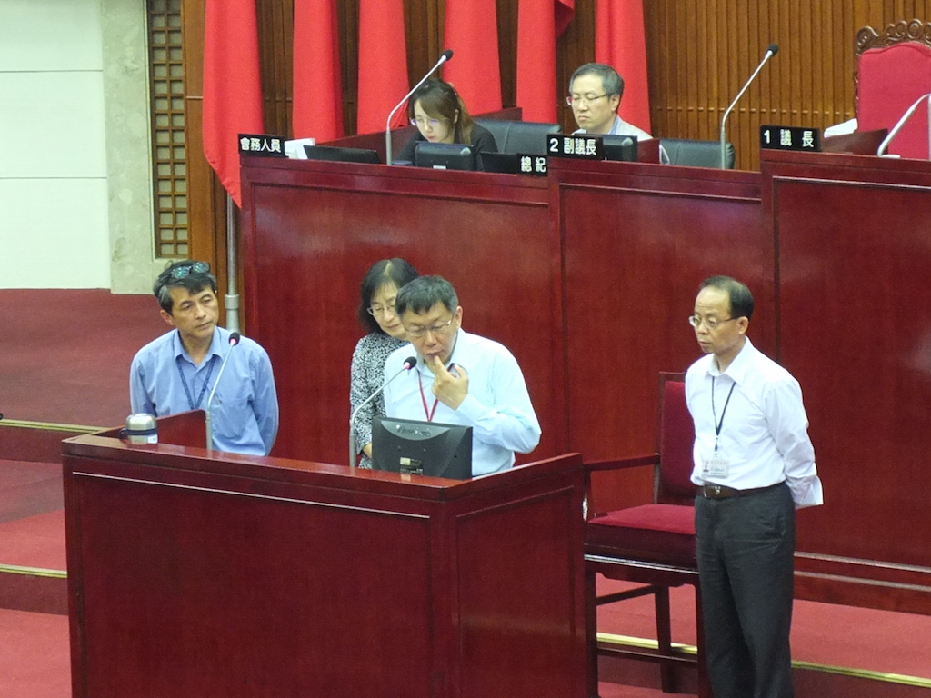 台北市長柯文哲16日在市議會進行總質詢。圖：劉奕霆/攝