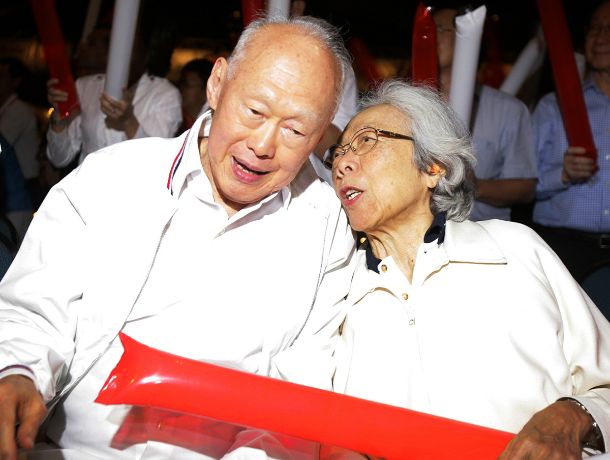 李光耀過妻子鰜鰈情深，令一般人感受到這位政治強人溫暖的一面。圖片來源：達志影像/路透社