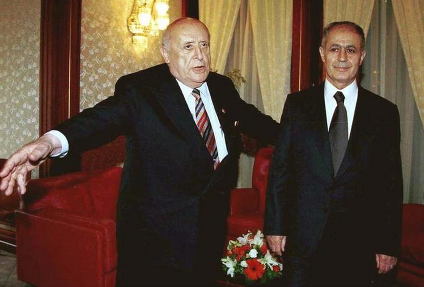 縱橫政壇50年的土耳其前總統狄米瑞（左）與前總統塞翟（Ahmet Necdet Sezer）。圖片來源：達志影像/路透社