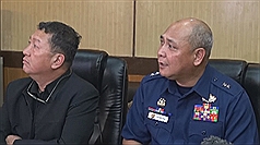 涉及開槍射擊台灣漁船的菲律賓海岸防衛隊和漁業局11名執法人員目前已遭停職處分。圖為菲律賓海岸防衛隊今(10)日召開記者會的情形。圖片來源：中央社