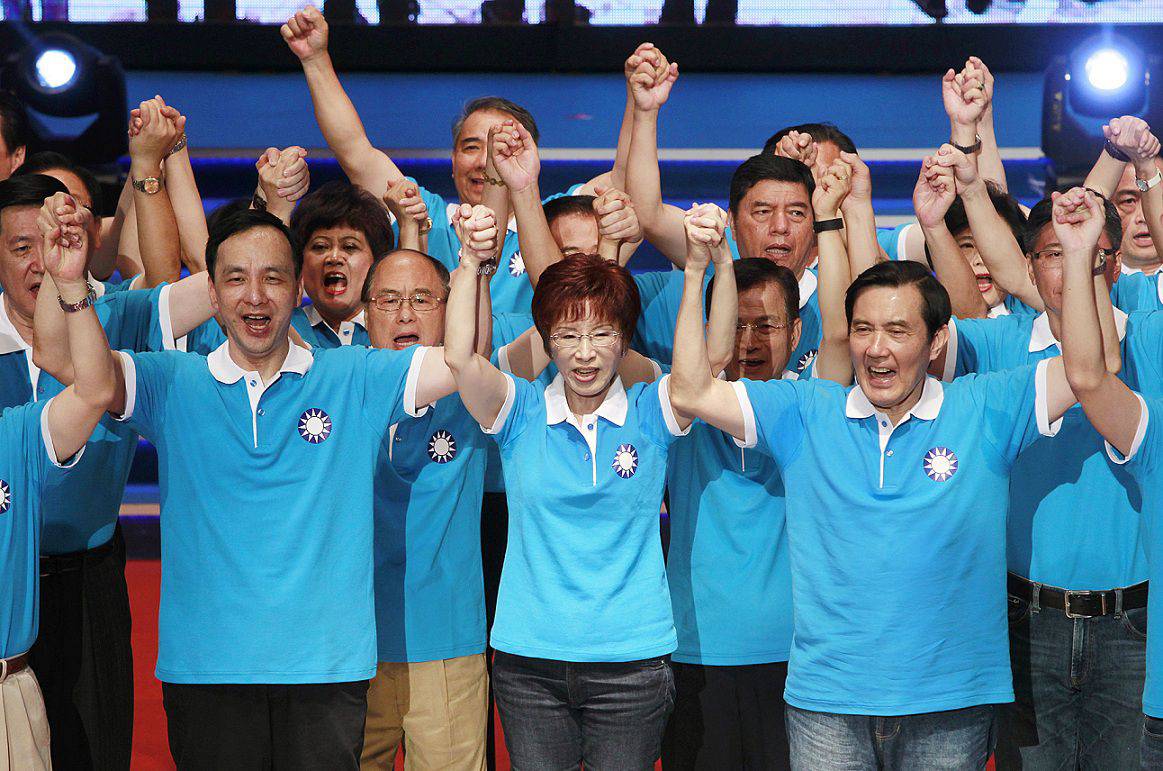 有關台灣明年大選，美國《華盛頓時報》30日在社論中提到，馬英九所領導的國民黨敗象已露。圖為國民黨19日全代會造勢活動。圖片來源：達志影像/美聯社。