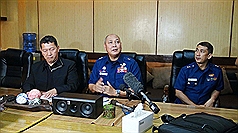菲律賓海岸防衛隊和漁業暨水產資源局官員，10日在海岸防衛隊總部召開記者會，對台灣漁船「廣大興28號」的射擊事件做初步說明。圖片來源：中央社。