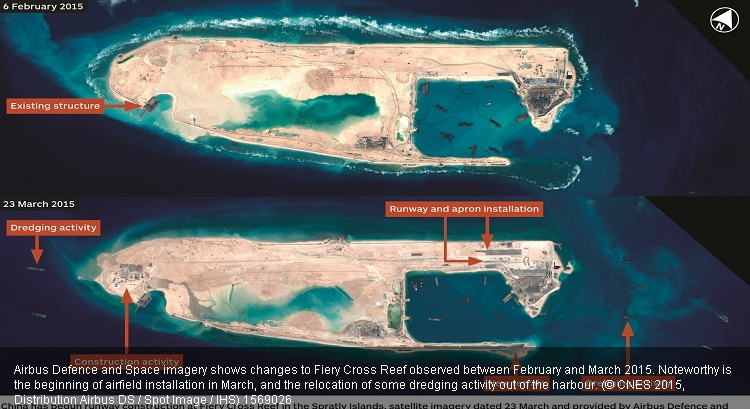 針對中國在南海填海造島，五角大廈考慮派遣軍機與艦隊前往爭議海域，維護航行自由。圖為《IHS簡氏防務週刊》4月所公布，中國在南沙群島附近永暑島修建飛機跑道的衛星照。圖：翻攝自《IHS簡氏防務週刊》網站