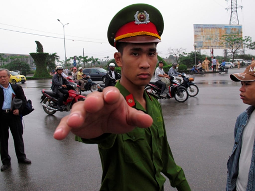 此次越南憲法修訂過程，曾罕見讓公眾參與討論，對於一些禁忌議題也有過激烈的辯論，因此許多人對修憲抱有很大的希望，結果卻是越共還是牢牢掌控國家核心權力。圖片來源：達志影像/美聯社