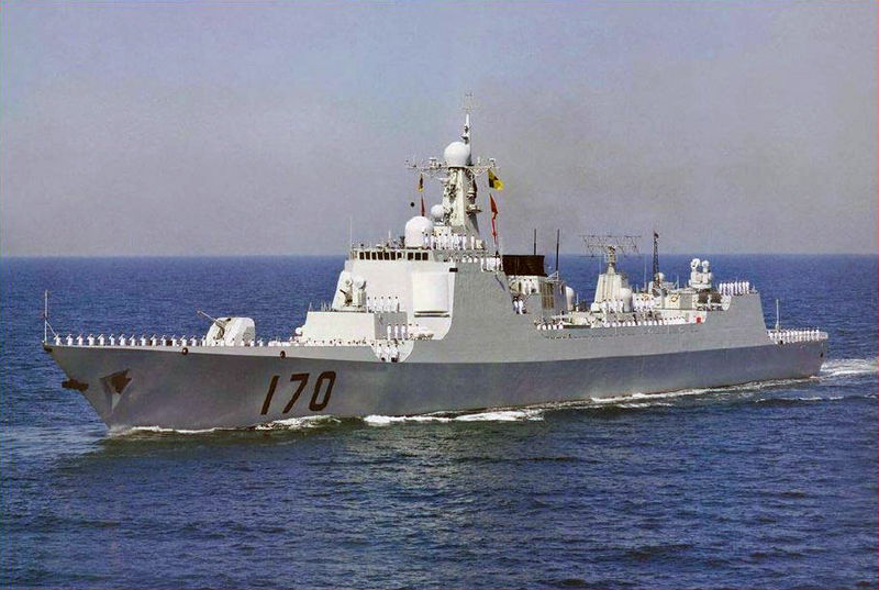 面對美艦巡航南海，中國出動導彈驅逐艦蘭州號予以警告，該艦是中國自行研製的052C型導彈驅逐艦首艦。圖：翻攝維基網站