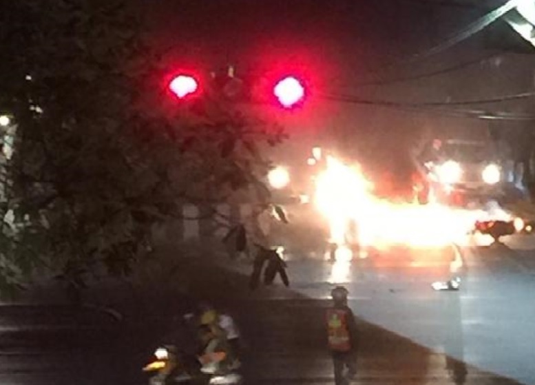 泰國曼谷市中心四面佛附近17日晚間8時傳出爆炸巨響，是否為恐怖攻擊仍待確認。圖：翻攝自推特
