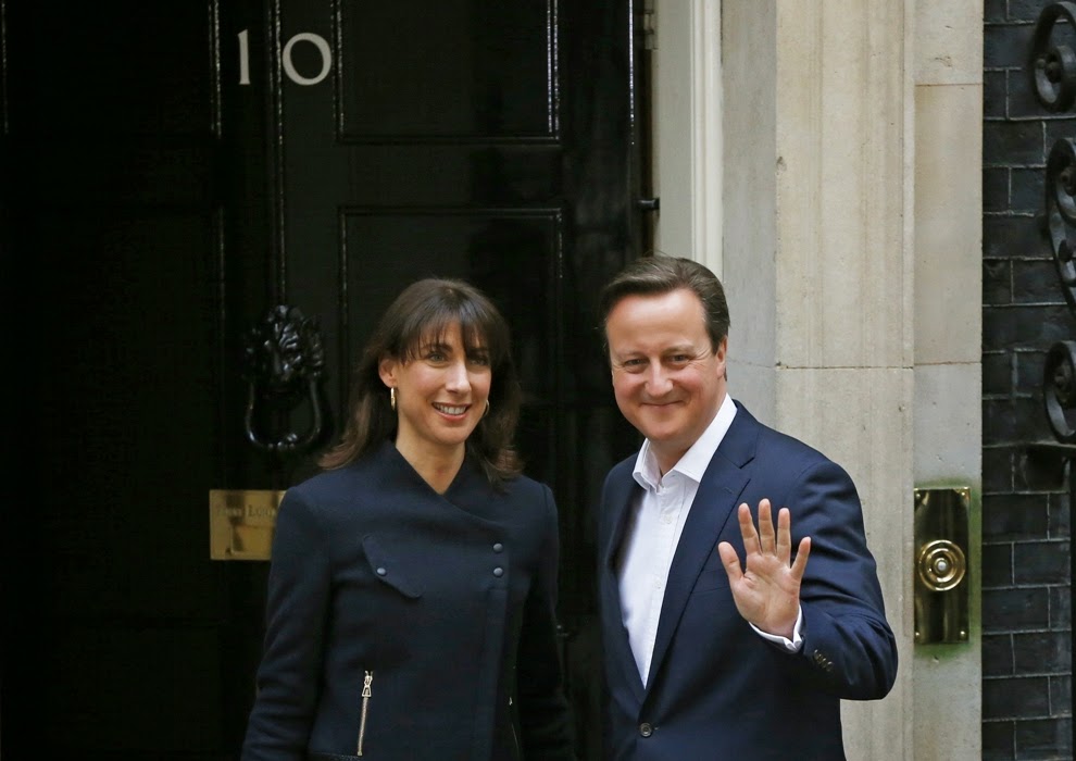 英國首相卡麥隆（右）續任首相，英國逐漸向脫歐方向前進。圖片來源：達志影像/路透社資料照片