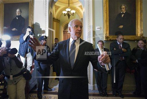 美國副總統拜登（Joe Biden）與參議院領袖一道努力，最終達成了避免財政懸崖的協議。圖片來源：達志影像/美聯社