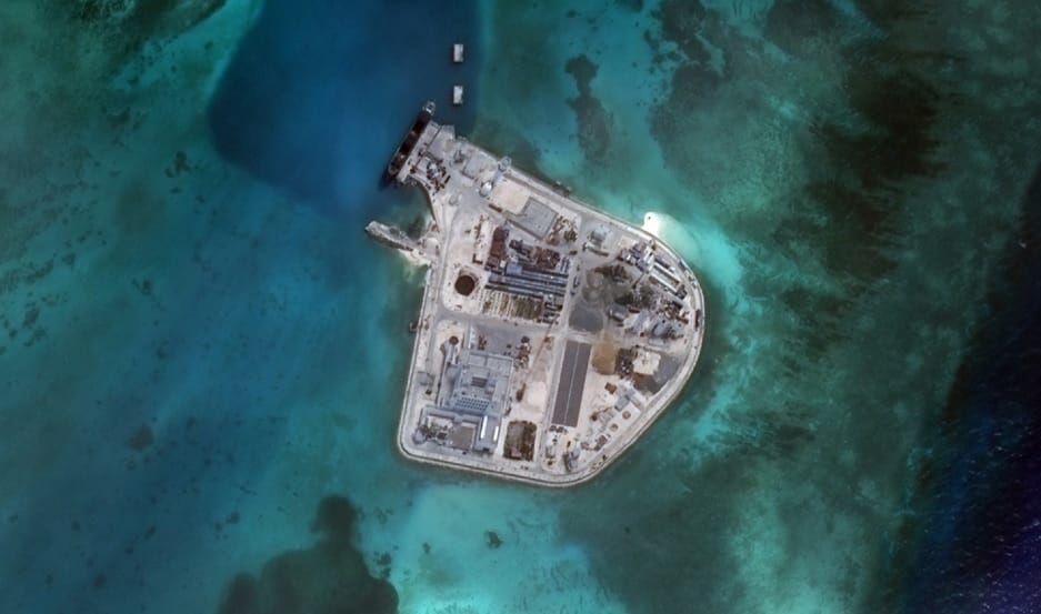 中國在南海填海造島的衛星照曝光，近日又傳出在南沙填海造陸擴增面積。 圖：翻攝自AMIT官網