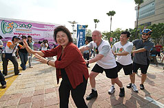 世運 達賴 熱比婭 陳菊走「非典型」路線