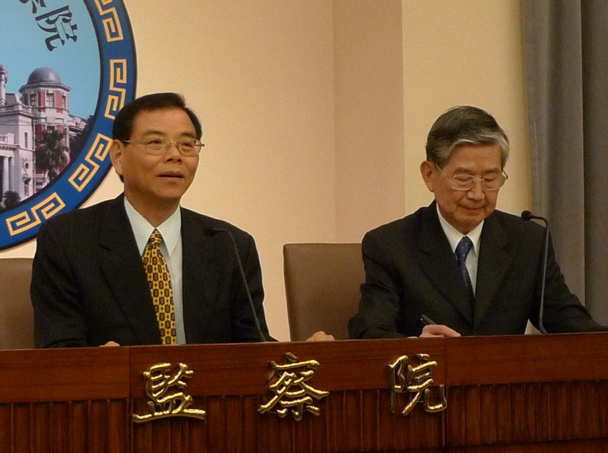 前總統府公共事務室主任蔡仲禮因任職新聞局駐華府新聞處主任任內，溢領駐外人員房租補助費，且擔任公共事務室主任時，未誠實申報財產，監察院今（20）日上午以11比2票，通過彈劾蔡仲禮。黃揚明攝影