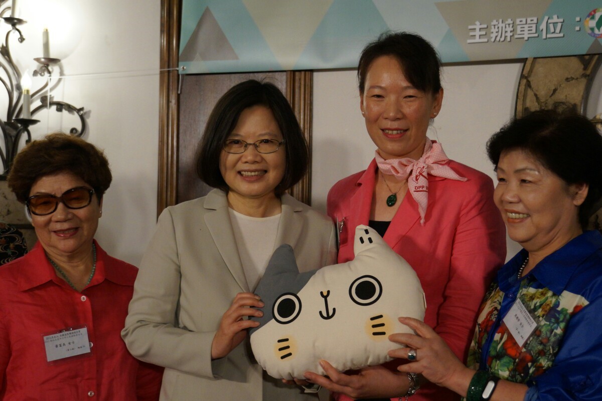 民進黨主席蔡英文24日出席女性培力營時呼籲支持者，別小看國民黨操弄選舉的能力。圖：民進黨提供