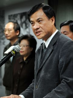 民進黨總統提名人蔡英文今(9)日下午兩點將召開「承擔--把台灣贏回來」記者會，一般預料，會中蔡英文將會宣布她的副手人選，而人選極可能就是民進黨秘書長蘇嘉全（圖）。圖片來源：資料照片。