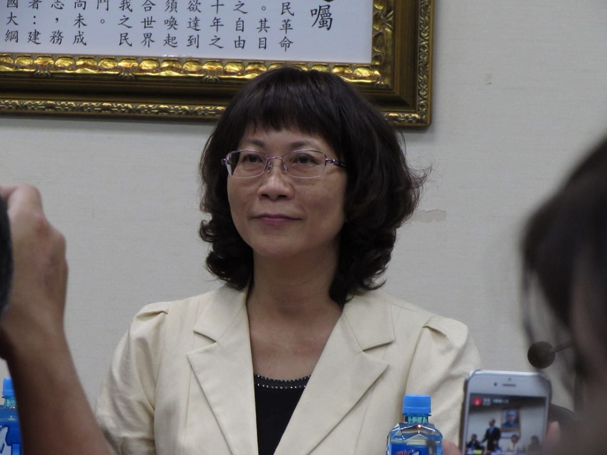 筆者認為，國民黨別再放任軍宅教母「一切合法」的歹戲拖棚，誠實交代才可以亡羊補牢吧！圖：新頭殼資料照片