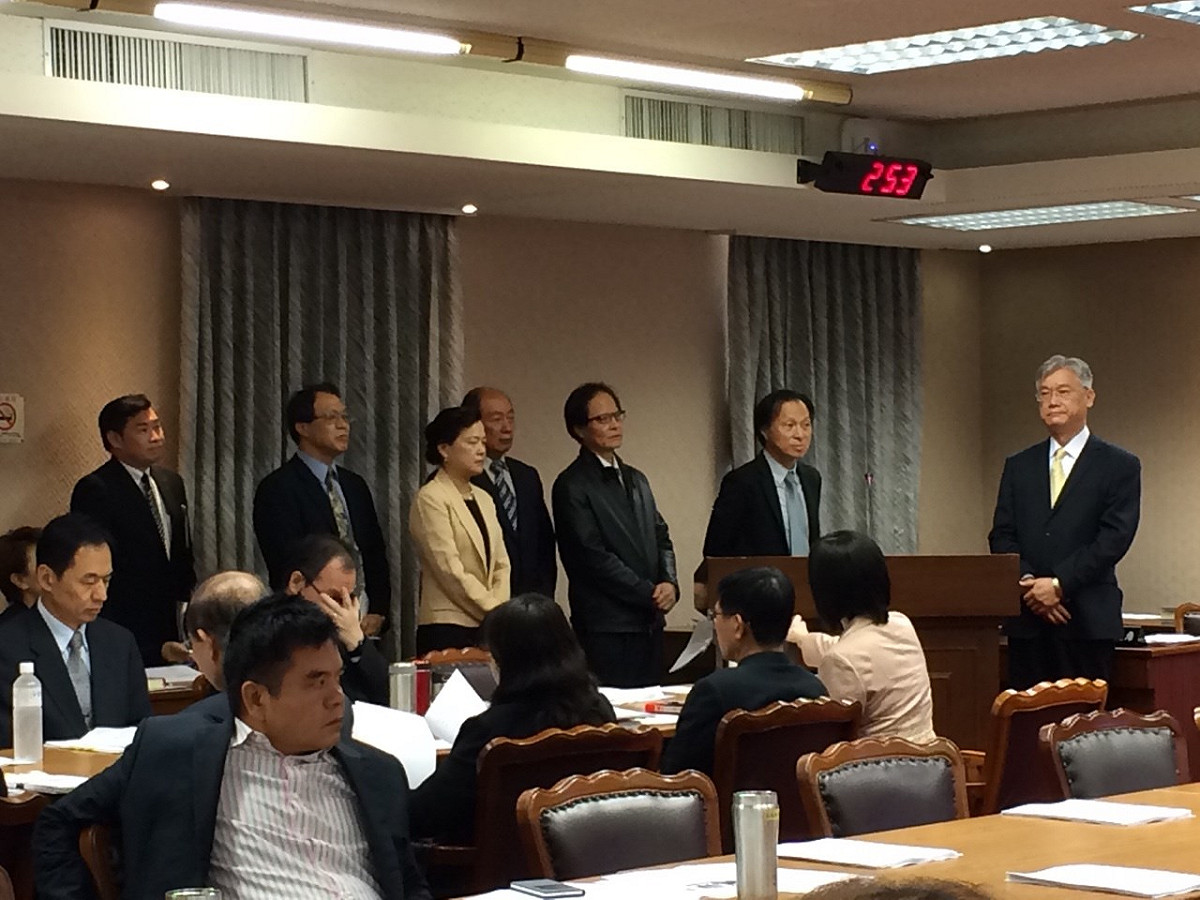 6位高階文官受國民黨智庫邀請參與國共論壇，遭綠委質疑行政不中立，揚言將送監察院調查。圖：符芳碩/攝