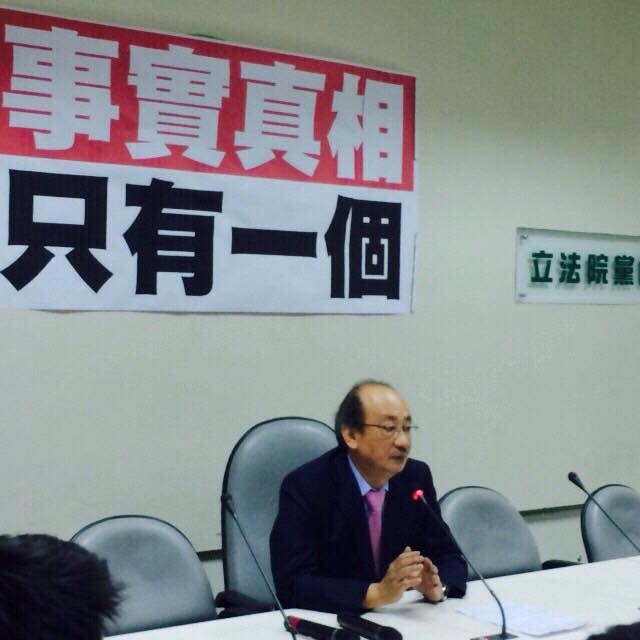 民進黨團總召柯建銘今(14)日發表聲明指出，他和柯文哲確實曾在出庭前見面，但2人都非被告，沒有串證問題。圖：翻攝自柯建銘臉書