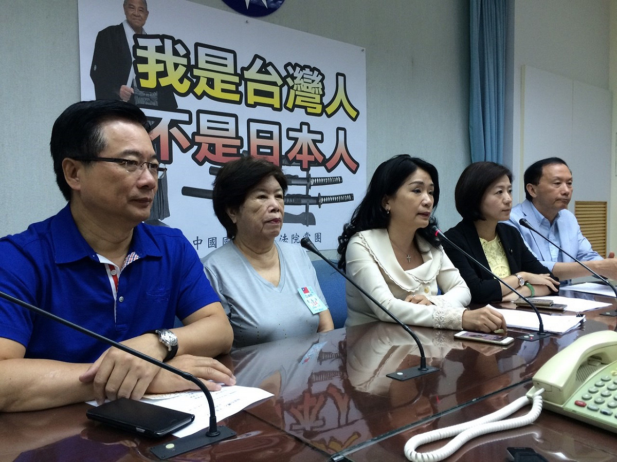 國民黨立院黨團26日上午第4度召開記者會批李登輝媚日，國民黨立委蔡正元怒批李是農曆7月出來「變鬼變怪」。圖：符芳碩/攝