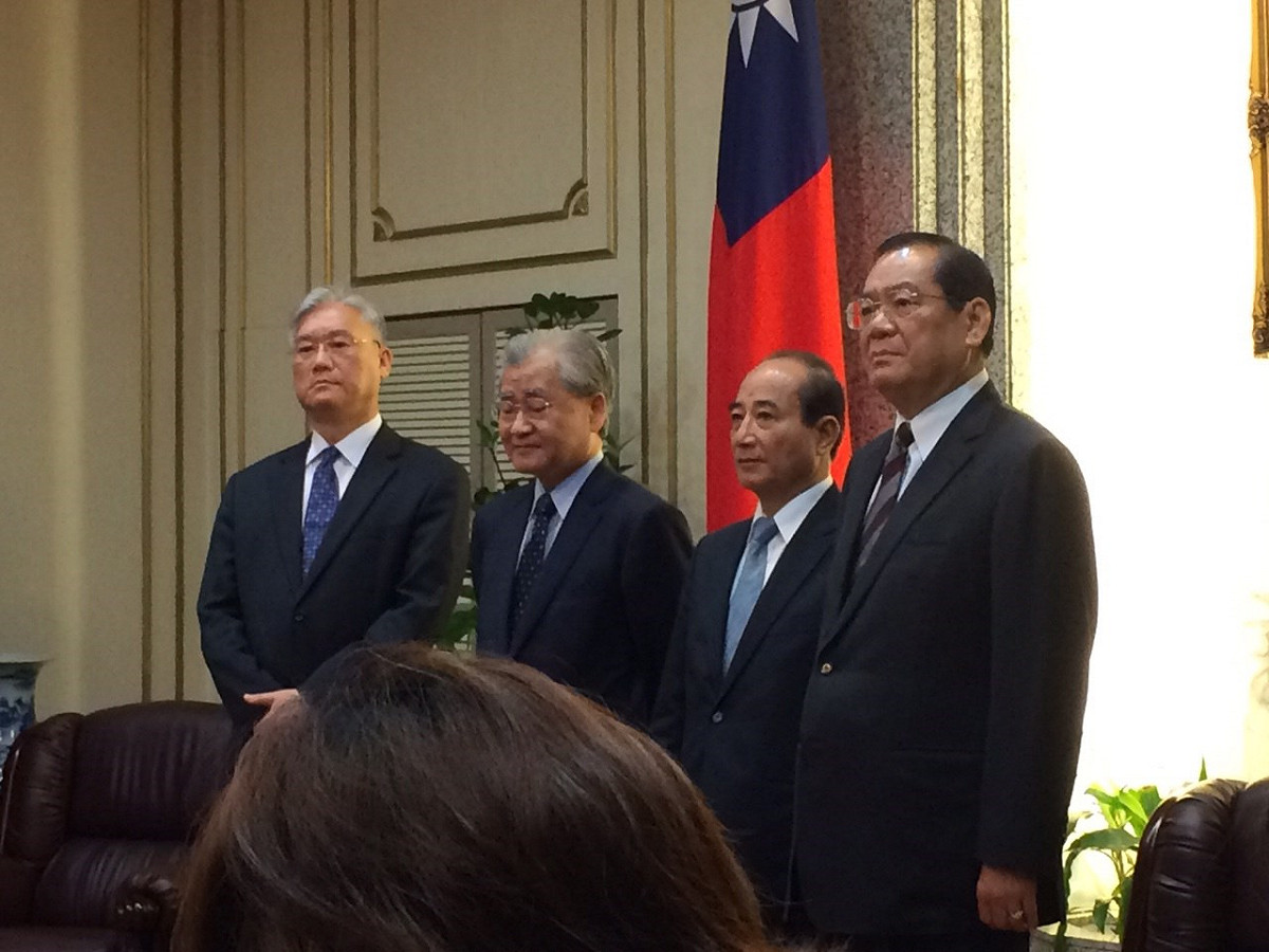 總統府秘書長曾永權4日說，馬英九總統回國後若受到邀請，將至立法院進行報告。圖：符芳碩/攝