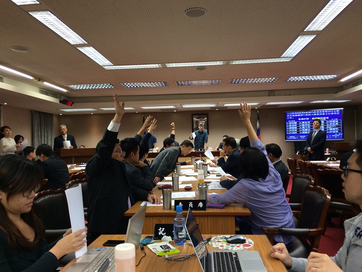 針對民進黨立委要求總統馬英九公開道歉，總統府發言人陳以信9日反批，提案內容是「斷章取義」。圖：符芳碩/攝