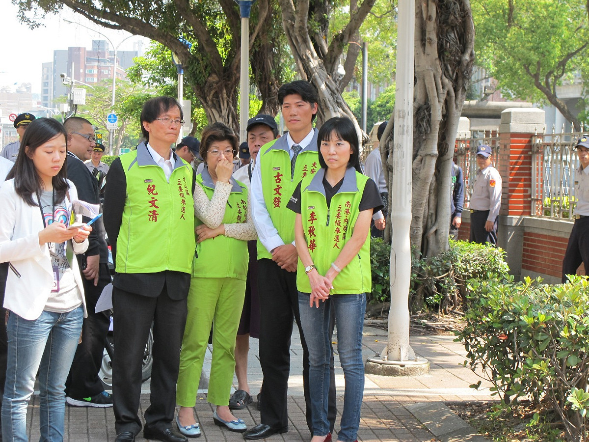 最近強力批評民進黨主席蔡英文的「台灣幸福國家連線」團體也推出5位立委候選人，並打算進入立法院內拍攝選舉文宣。圖：林朝億/攝影