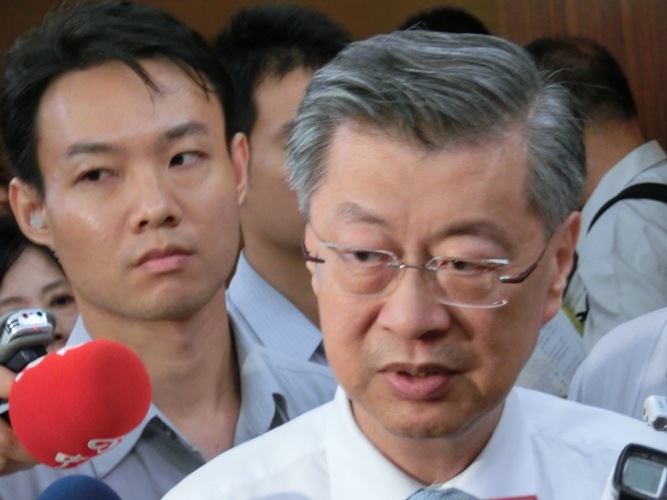 行政院長陳冲今(13)日強調，行政院對退休軍公教人員年終慰問金的立場不變。圖片來源：新頭殼資料照片