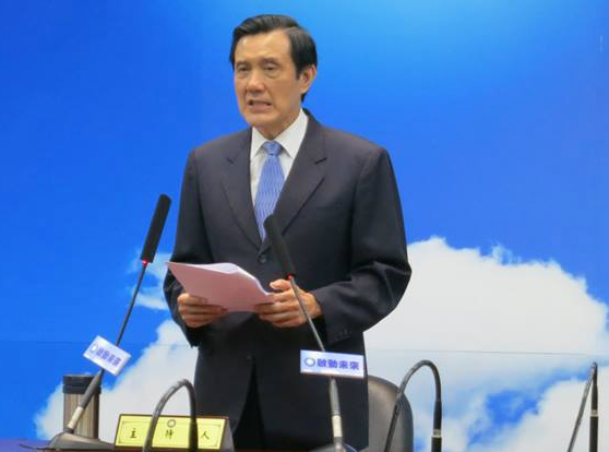 公民團體批評馬總統，公開向國會議長究責，甚至公開下令使其去職，行政院長公開質疑國會議長適格性，都是逾越憲政體制，顛倒權力制衡關係之違憲行為。圖:林朝億/攝