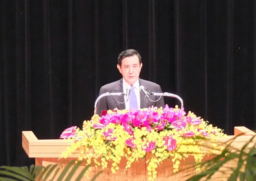 總統馬英九30日出席高階文官的結訓典禮，但又不忘大談抗戰。圖：翁嫆琄/攝