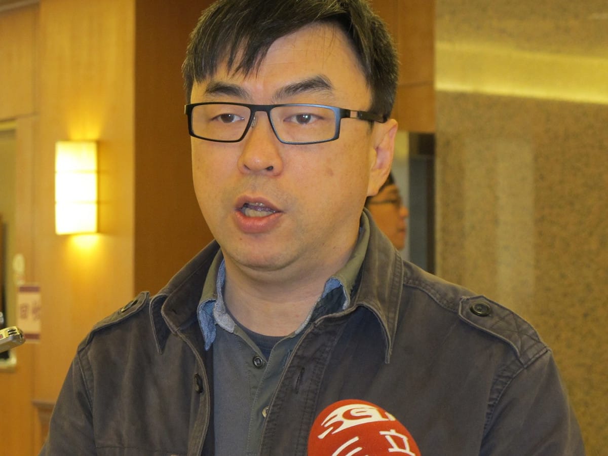 民進黨不分區立委段宜康13日承認多年前曾特權銷單過。圖：林朝億/攝
