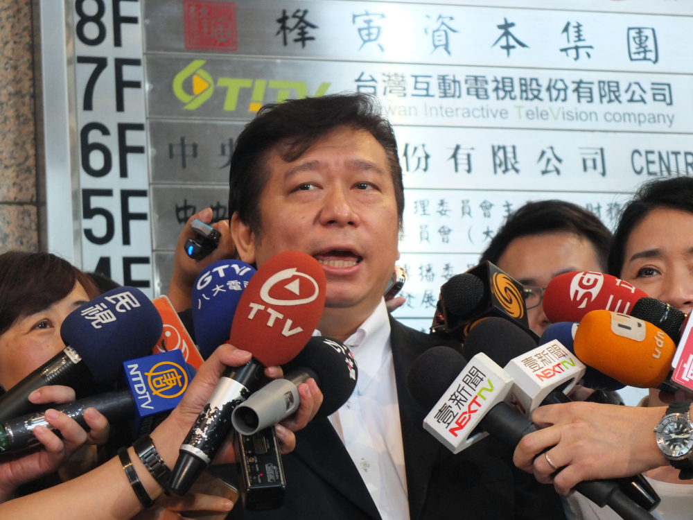 接受國民黨徵召的張顯耀24日召開記者會，強調他對接受徵召很有信心。圖：翁嫆琄/攝