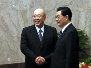 國民黨榮譽主席吳伯雄22日在北京會晤中共總書記胡錦濤時強調，兩岸同屬一國，而根據「兩岸人民關係條例」，這是以「一國兩區」概念做為法理的基礎。圖片來源：中央社資料照片。