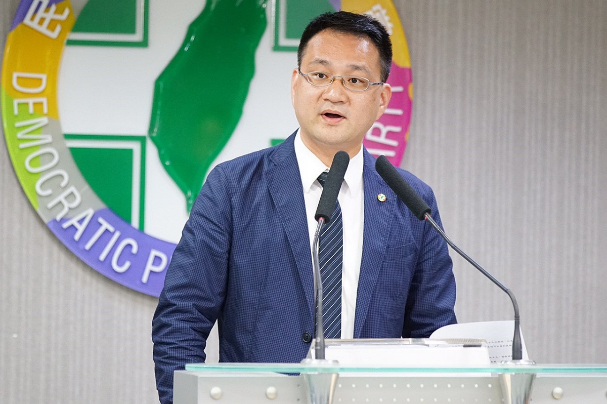 對於民調指出，有37%民眾認為蔡英文「急獨」，民進黨發言人阮昭雄30日說，大多數民意仍認同蔡「維持現狀」的基調，會繼續往這個方向走。圖：民進黨提供