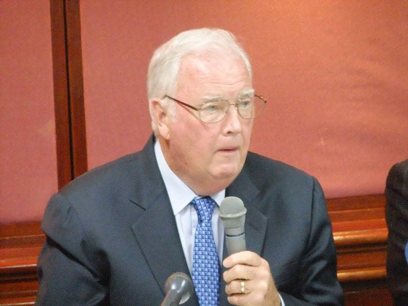 前美國參議員穆考斯基（Frank Murkowski）今日召開記者會，批評前AIT處長包道格接受媒體訪問評論有關台灣大選的行為，是「非常不恰當」與「有點不可諒解」。圖片：安德毅/攝。