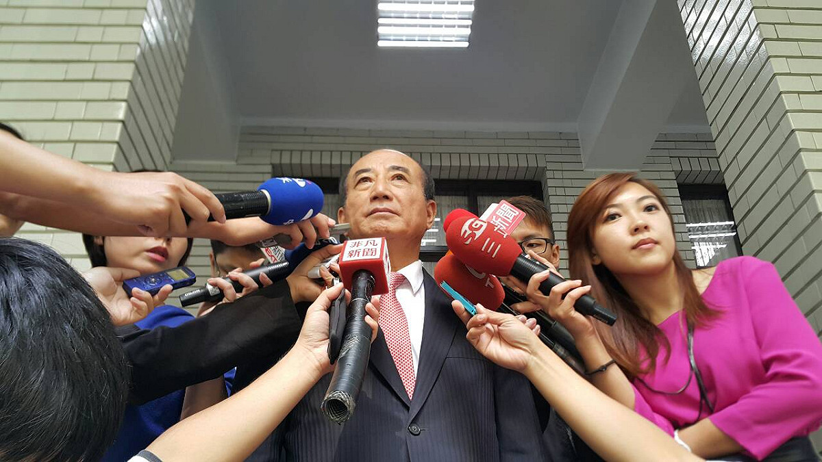 立法院長王金平16日證實，張鎔麒將代替姊姊張嘉郡出馬競選雲林海線立委。圖：符芳碩/攝
